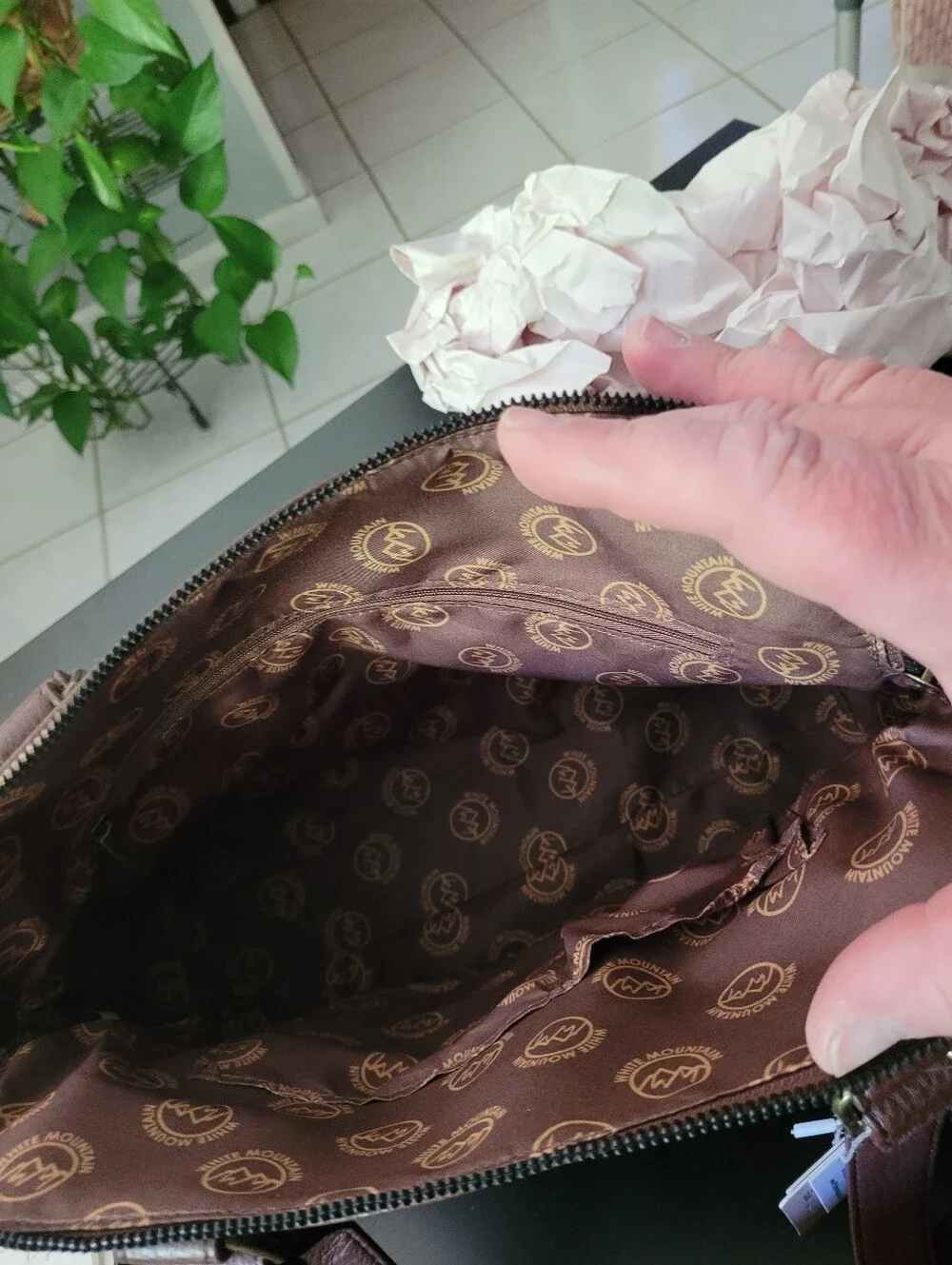 White Mountain Chocolate Brown Pebbled Leather Satchel Handbag